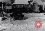 Immagine di Lotta con le palle di neve Michigan United States USA, 1917, secondo 19 filmato di repertorio 65675031029