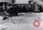 Immagine di Lotta con le palle di neve Michigan United States USA, 1917, secondo 24 filmato di repertorio 65675031029