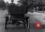 Standbild 1903 Ford Modell-A United States USA, 1925, aus Sekunde 16 historischem Filmmaterial Videoclip 65675031033
