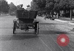 Standbild 1903 Ford Modell-A United States USA, 1925, aus Sekunde 19 historischem Filmmaterial Videoclip 65675031033