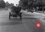 Standbild 1903 Ford Modell-A United States USA, 1925, aus Sekunde 20 historischem Filmmaterial Videoclip 65675031033