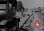 Standbild Ford Model-T auf schlechten Straßen United States USA, 1917, aus Sekunde 7 historischem Filmmaterial Videoclip 65675031035