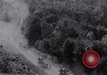 Standbild Ford Model-T auf schlechten Straßen United States USA, 1917, aus Sekunde 8 historischem Filmmaterial Videoclip 65675031035
