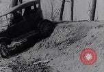 Standbild Ford Model-T auf schlechten Straßen United States USA, 1917, aus Sekunde 31 historischem Filmmaterial Videoclip 65675031035