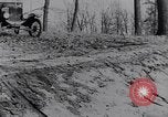 Standbild Ford Model-T auf schlechten Straßen United States USA, 1917, aus Sekunde 44 historischem Filmmaterial Videoclip 65675031035