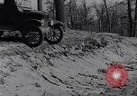 Standbild Ford Model-T auf schlechten Straßen United States USA, 1917, aus Sekunde 47 historischem Filmmaterial Videoclip 65675031035