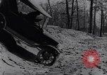Standbild Ford Model-T auf schlechten Straßen United States USA, 1917, aus Sekunde 49 historischem Filmmaterial Videoclip 65675031035