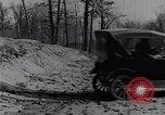 Standbild Ford Model-T auf schlechten Straßen United States USA, 1917, aus Sekunde 51 historischem Filmmaterial Videoclip 65675031035