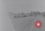 Standbild drei Frauen in einem Ford Model T Roadster United States USA, 1917, aus Sekunde 12 historischem Filmmaterial Videoclip 65675031036