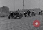 Standbild drei Frauen in einem Ford Model T Roadster United States USA, 1917, aus Sekunde 13 historischem Filmmaterial Videoclip 65675031036