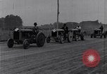 Standbild drei Frauen in einem Ford Model T Roadster United States USA, 1917, aus Sekunde 14 historischem Filmmaterial Videoclip 65675031036