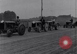 Standbild drei Frauen in einem Ford Model T Roadster United States USA, 1917, aus Sekunde 15 historischem Filmmaterial Videoclip 65675031036