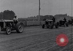 Standbild drei Frauen in einem Ford Model T Roadster United States USA, 1917, aus Sekunde 21 historischem Filmmaterial Videoclip 65675031036