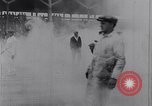Standbild Dario Resta Abbrüche 500 Meilen Rennen United States USA, 1915, aus Sekunde 22 historischem Filmmaterial Videoclip 65675031037