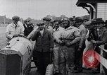 Standbild Dario Resta Abbrüche 500 Meilen Rennen United States USA, 1915, aus Sekunde 56 historischem Filmmaterial Videoclip 65675031037