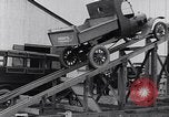Standbild Ruckstell Achse hohen Rampe United States USA, 1917, aus Sekunde 9 historischem Filmmaterial Videoclip 65675031038