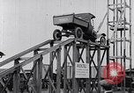 Standbild Ruckstell Achse hohen Rampe United States USA, 1917, aus Sekunde 14 historischem Filmmaterial Videoclip 65675031038