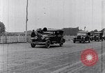 Standbild Parade der neue Ford Motor Company Cars United States USA, 1925, aus Sekunde 8 historischem Filmmaterial Videoclip 65675031039