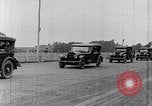 Standbild Parade der neue Ford Motor Company Cars United States USA, 1925, aus Sekunde 12 historischem Filmmaterial Videoclip 65675031039