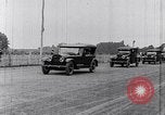 Standbild Parade der neue Ford Motor Company Cars United States USA, 1925, aus Sekunde 13 historischem Filmmaterial Videoclip 65675031039