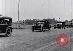 Standbild Parade der neue Ford Motor Company Cars United States USA, 1925, aus Sekunde 16 historischem Filmmaterial Videoclip 65675031039