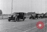 Standbild Parade der neue Ford Motor Company Cars United States USA, 1925, aus Sekunde 18 historischem Filmmaterial Videoclip 65675031039