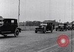 Standbild Parade der neue Ford Motor Company Cars United States USA, 1925, aus Sekunde 20 historischem Filmmaterial Videoclip 65675031039
