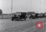 Standbild Parade der neue Ford Motor Company Cars United States USA, 1925, aus Sekunde 22 historischem Filmmaterial Videoclip 65675031039