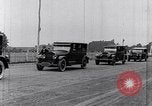 Standbild Parade der neue Ford Motor Company Cars United States USA, 1925, aus Sekunde 26 historischem Filmmaterial Videoclip 65675031039