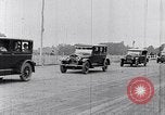 Standbild Parade der neue Ford Motor Company Cars United States USA, 1925, aus Sekunde 29 historischem Filmmaterial Videoclip 65675031039