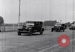 Standbild Parade der neue Ford Motor Company Cars United States USA, 1925, aus Sekunde 30 historischem Filmmaterial Videoclip 65675031039