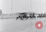 Standbild Parade der neue Ford Motor Company Cars United States USA, 1925, aus Sekunde 43 historischem Filmmaterial Videoclip 65675031039