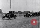 Standbild Parade der neue Ford Motor Company Cars United States USA, 1925, aus Sekunde 48 historischem Filmmaterial Videoclip 65675031039