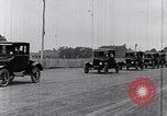 Standbild Parade der neue Ford Motor Company Cars United States USA, 1925, aus Sekunde 49 historischem Filmmaterial Videoclip 65675031039