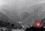 Immagine di Ford auto turismo strade di montagna United States USA, 1917, secondo 49 filmato di repertorio 65675031041