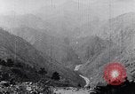 Immagine di Ford auto turismo strade di montagna United States USA, 1917, secondo 53 filmato di repertorio 65675031041