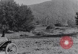 Immagine di Lato strada camping United States USA, 1917, secondo 3 filmato di repertorio 65675031042