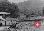 Immagine di Lato strada camping United States USA, 1917, secondo 4 filmato di repertorio 65675031042