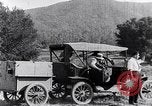 Immagine di Lato strada camping United States USA, 1917, secondo 11 filmato di repertorio 65675031042