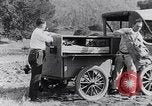 Immagine di Lato strada camping United States USA, 1917, secondo 25 filmato di repertorio 65675031042