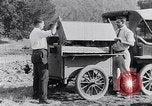 Immagine di Lato strada camping United States USA, 1917, secondo 28 filmato di repertorio 65675031042