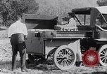 Immagine di Lato strada camping United States USA, 1917, secondo 31 filmato di repertorio 65675031042