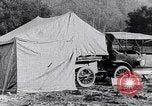 Immagine di Lato strada camping United States USA, 1917, secondo 55 filmato di repertorio 65675031042