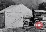Immagine di Lato strada camping United States USA, 1917, secondo 56 filmato di repertorio 65675031042
