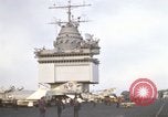 Standbild USS Enterprise Golf von Tonkin Vietnam, 1968, aus Sekunde 8 historischem Filmmaterial Videoclip 65675031046