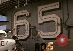 Standbild A-4F auf die USS Enterprise Golf von Tonkin Vietnam, 1968, aus Sekunde 21 historischem Filmmaterial Videoclip 65675031047