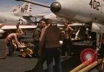 Standbild A-4F auf die USS Enterprise Golf von Tonkin Vietnam, 1968, aus Sekunde 40 historischem Filmmaterial Videoclip 65675031047