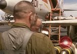 Standbild A-4F auf die USS Enterprise Golf von Tonkin Vietnam, 1968, aus Sekunde 61 historischem Filmmaterial Videoclip 65675031047