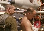 Standbild A-4F auf die USS Enterprise Golf von Tonkin Vietnam, 1968, aus Sekunde 62 historischem Filmmaterial Videoclip 65675031047