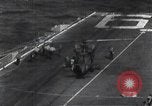 Image Blessures et lutte contre l'incendie à bord du USS Enterprise Pearl Harbor Hawaii USA, 1969, de la seconde 32 séquences d'archives historiques vidéo 65675031053